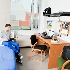 Apartamento Of Toronto-new College Residence-45 Willcocks, Toronto
