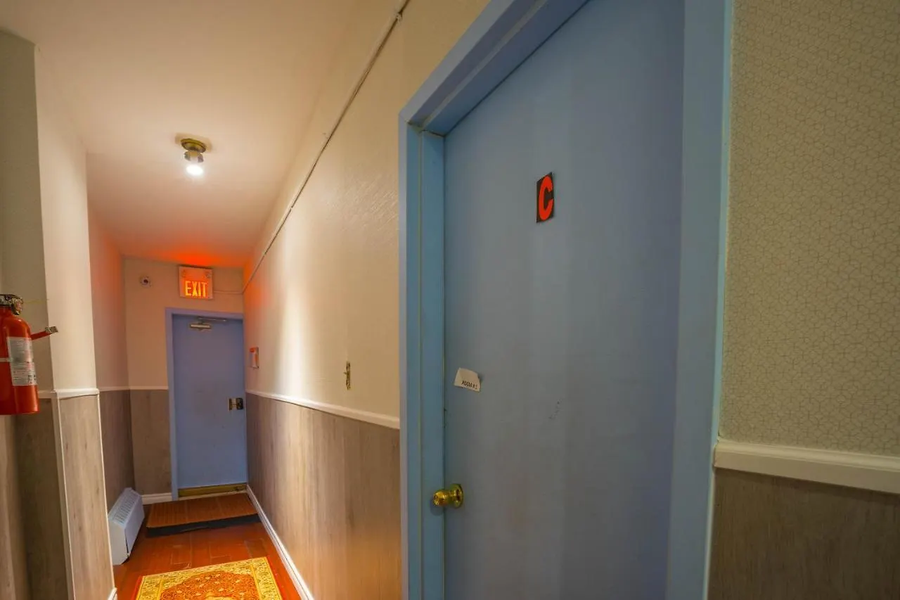 Guests House 0*, Toronto Canada