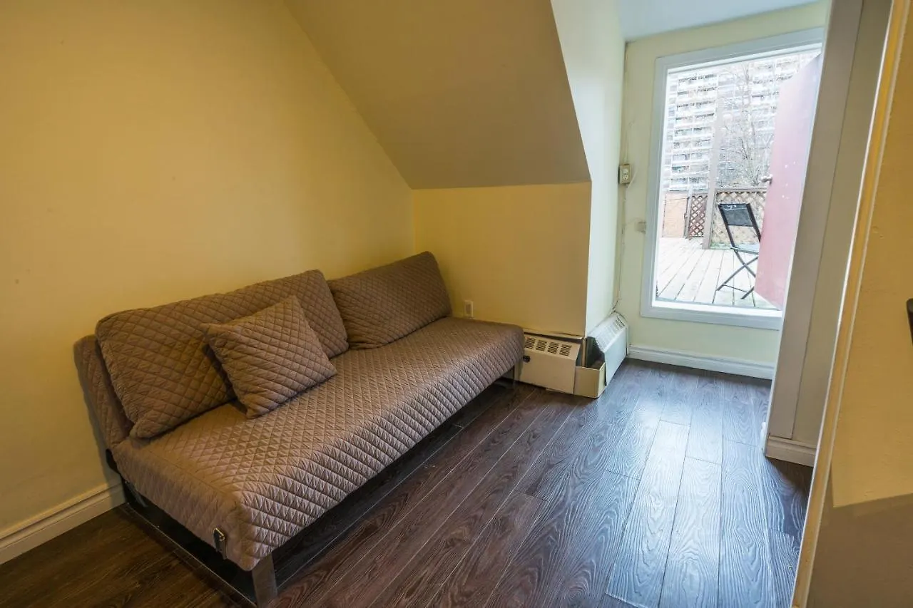 Guests House Toronto