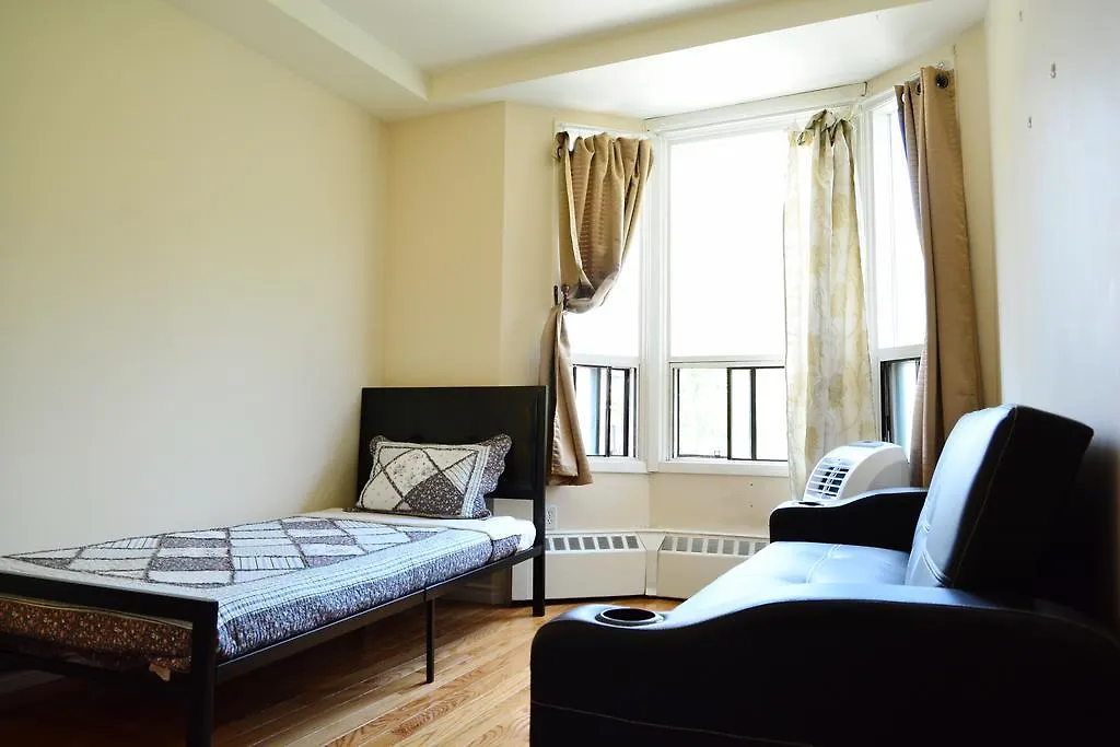 Guests House Guest house Toronto