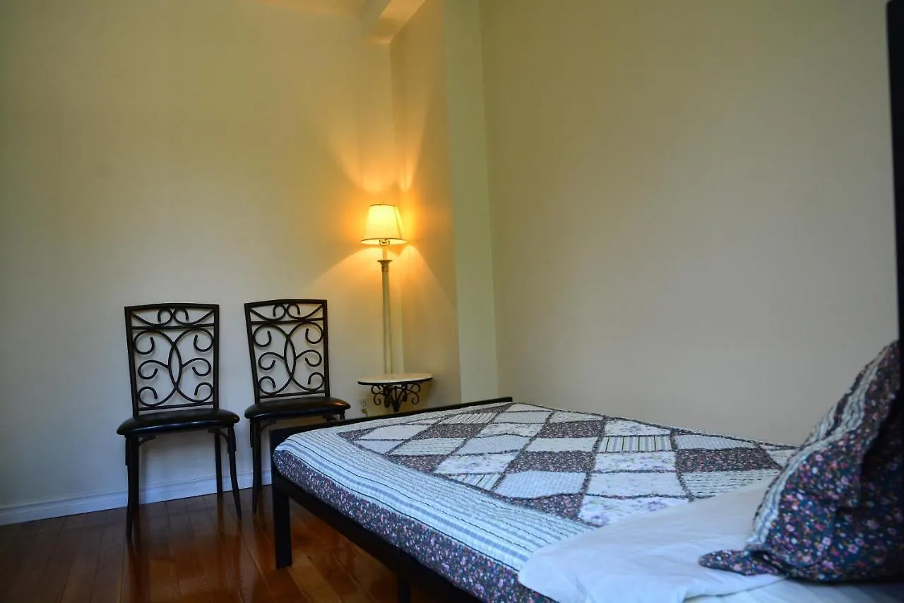 Guests House Guest house Toronto