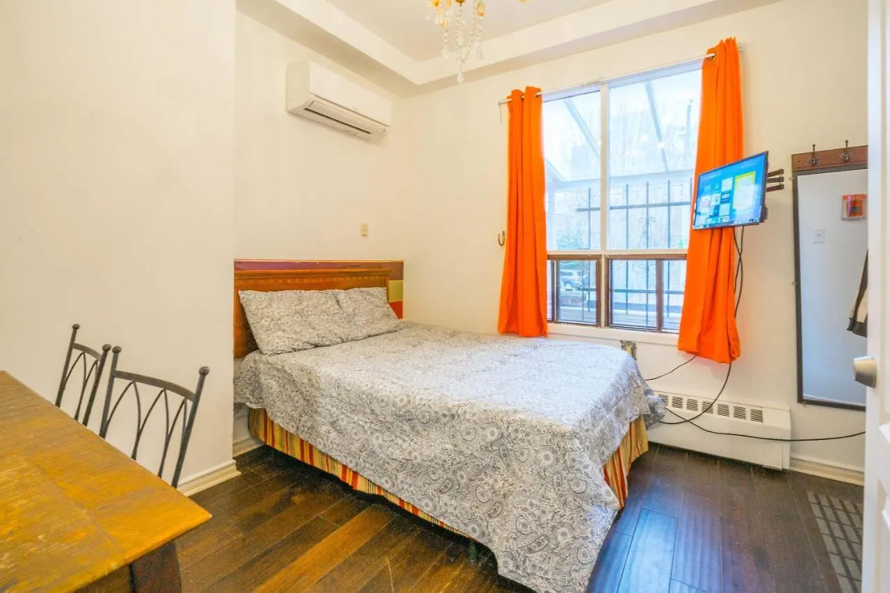 Guests House Guest house Toronto