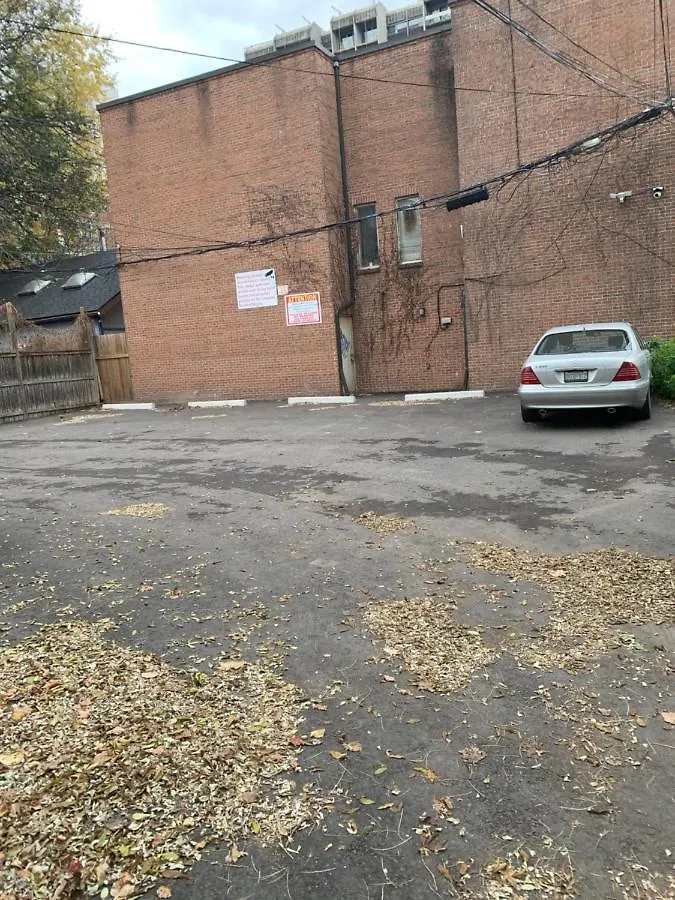 Guests House 0*, Toronto Canada