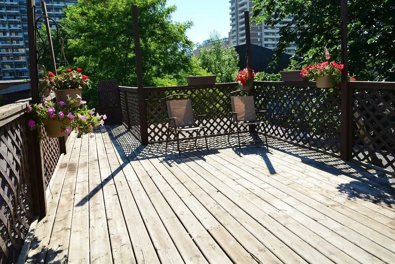 Guests House 0*, Toronto Canada